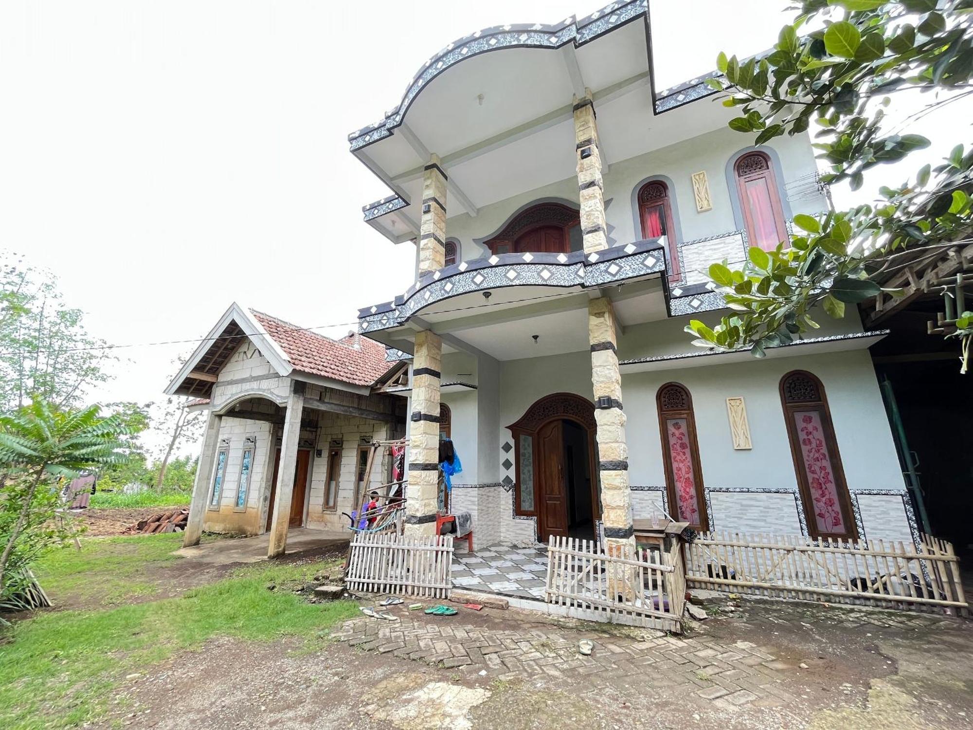 Spot On 93423 Kost Berkah Near Kebun Teh Wonosari Hotel Лаванг Екстериор снимка
